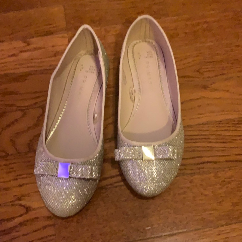 bundles of two pairs of flats